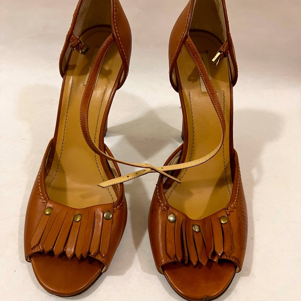Burberry Kiltie Fringe Heel Ankle Strap Peep Toe Tan/Camel Leather Sz 40.5